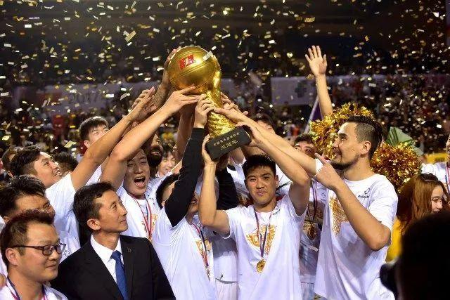 刘维伟：有球迷一直在骂人 我觉得真没有必要