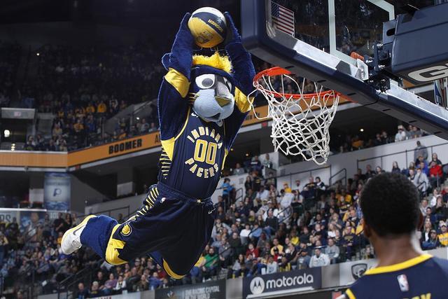 赵继伟24+12辽宁胜北控 王哲林31分上海胜四川